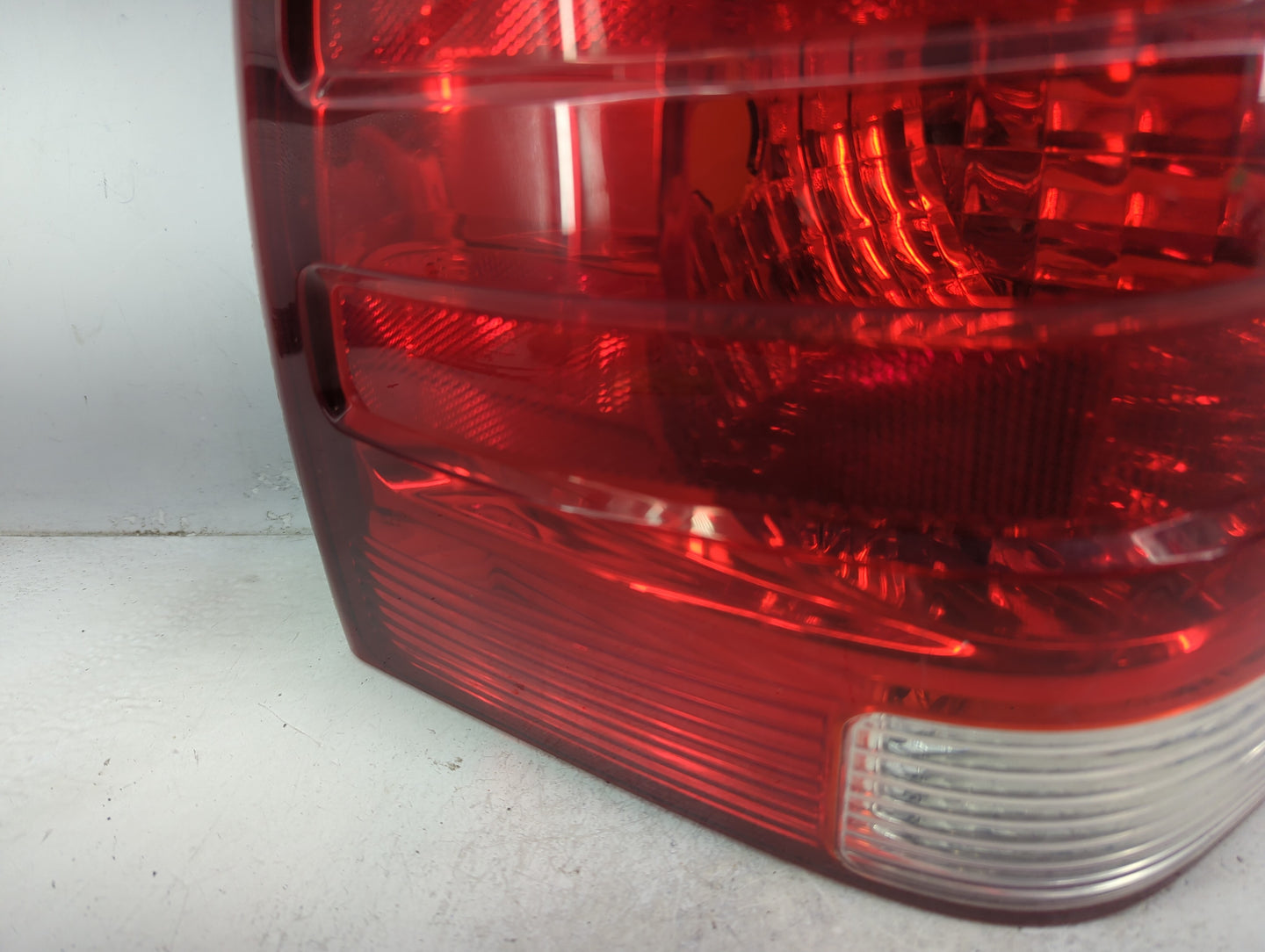 2006-2010 Ford Explorer Tail Light Assembly Driver Left OEM Fits Fits 2006 2007 2008 2009 2010 OEM Used Auto Parts - Oemused