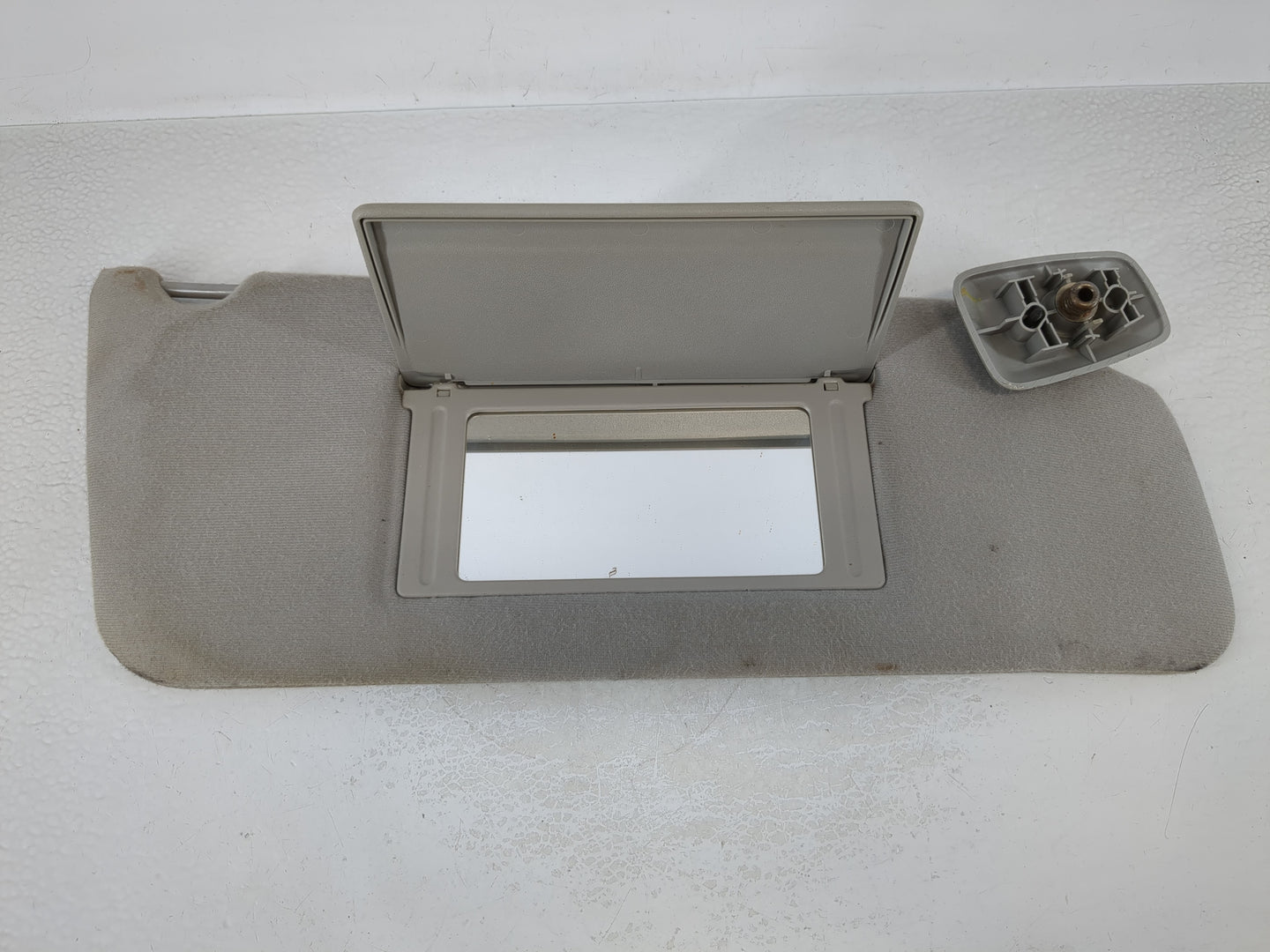 2004-2008 Ford F-150 Sun Visor Shade Replacement Passenger Right Mirror Fits Fits 2004 2005 2006 2007 2008 OEM Used Auto Par
