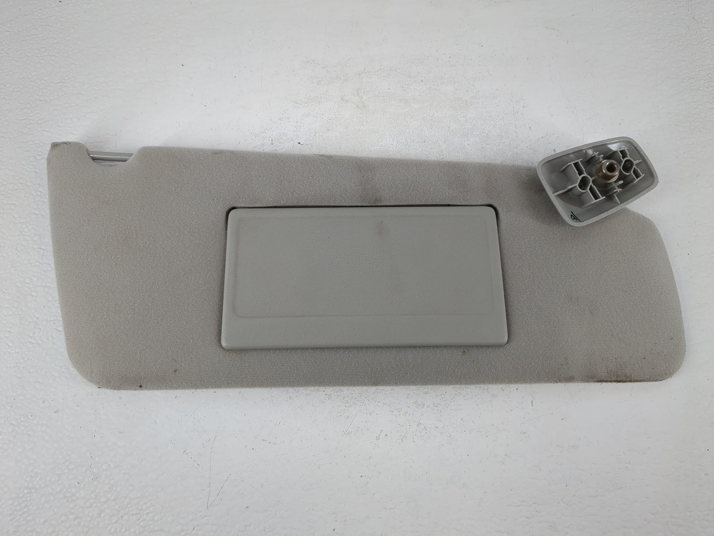 2004-2008 Ford F-150 Sun Visor Shade Replacement Passenger Right Mirror Fits Fits 2004 2005 2006 2007 2008 OEM Used Auto Par