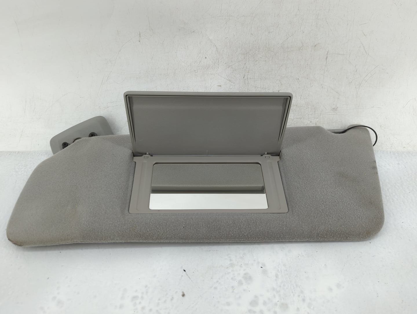 2004-2008 Ford F-150 Sun Visor Shade Replacement Driver Left Mirror Fits Fits 2004 2005 2006 2007 2008 OEM Used Auto Parts -