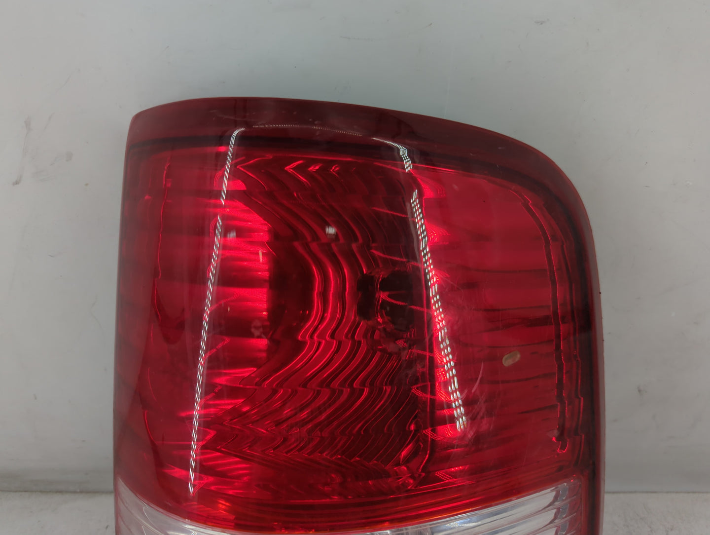 2004-2008 Ford F-150 Tail Light Assembly Passenger Right OEM P/N:20191209 Fits Fits 2004 2005 2006 2007 2008 OEM Used Auto P