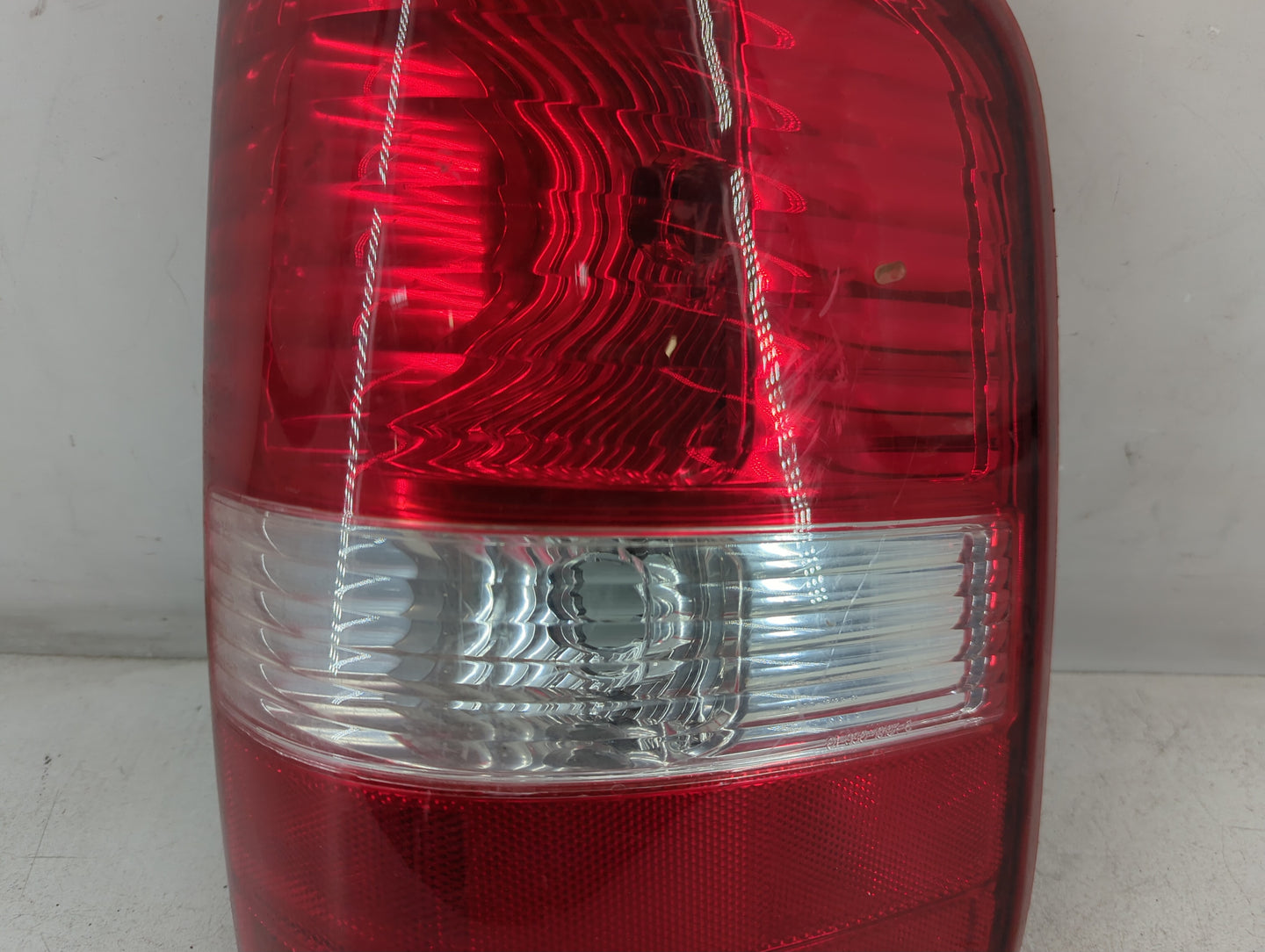 2004-2008 Ford F-150 Tail Light Assembly Passenger Right OEM P/N:20191209 Fits Fits 2004 2005 2006 2007 2008 OEM Used Auto P