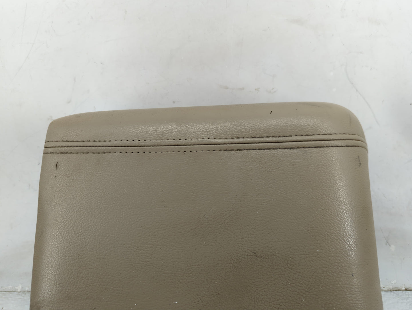 2004-2008 Ford F-150 Center Console Armrest Cover Lid Fits Fits 2004 2005 2006 2007 2008 OEM Used Auto Parts - Oemusedautopa