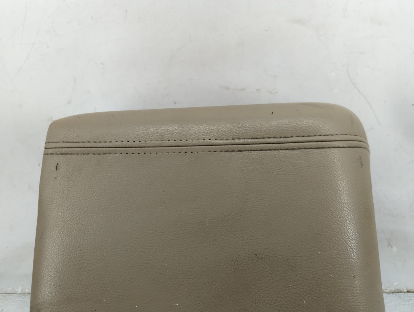2004-2008 Ford F-150 Center Console Armrest Cover Lid Fits Fits 2004 2005 2006 2007 2008 OEM Used Auto Parts - Oemusedautopa