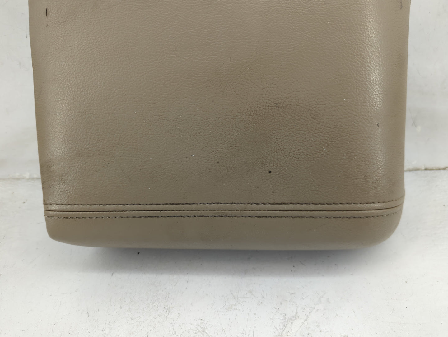 2004-2008 Ford F-150 Center Console Armrest Cover Lid Fits Fits 2004 2005 2006 2007 2008 OEM Used Auto Parts - Oemusedautopa