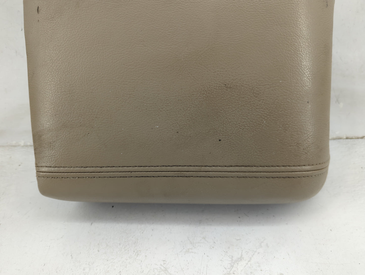2004-2008 Ford F-150 Center Console Armrest Cover Lid Fits Fits 2004 2005 2006 2007 2008 OEM Used Auto Parts - Oemusedautopa