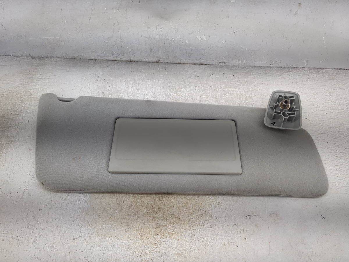 2004-2008 Ford F-150 Sun Visor Shade Replacement Passenger Right Mirror Fits Fits 2004 2005 2006 2007 2008 OEM Used Auto Par