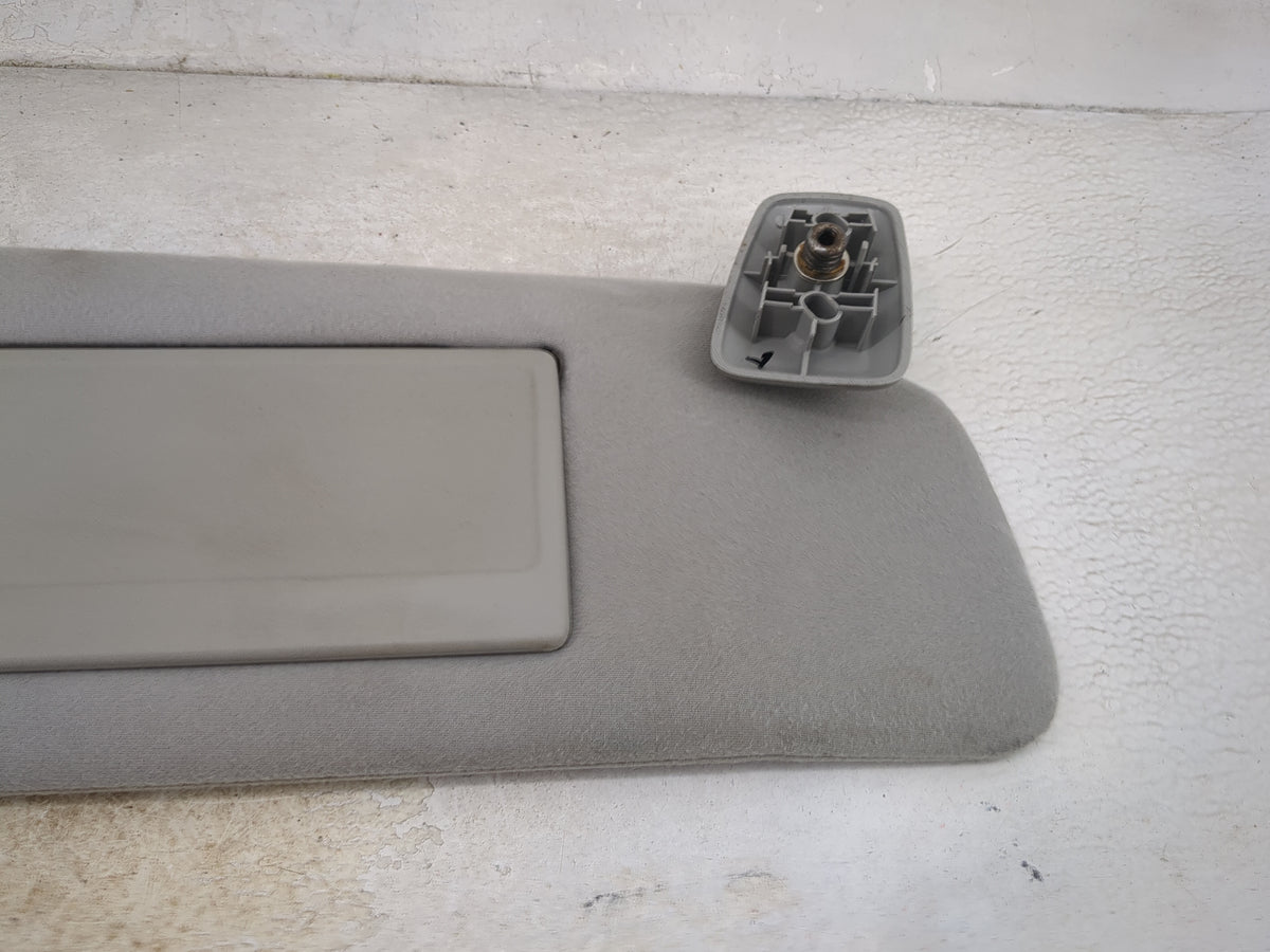2004-2008 Ford F-150 Sun Visor Shade Replacement Passenger Right Mirror Fits Fits 2004 2005 2006 2007 2008 OEM Used Auto Par