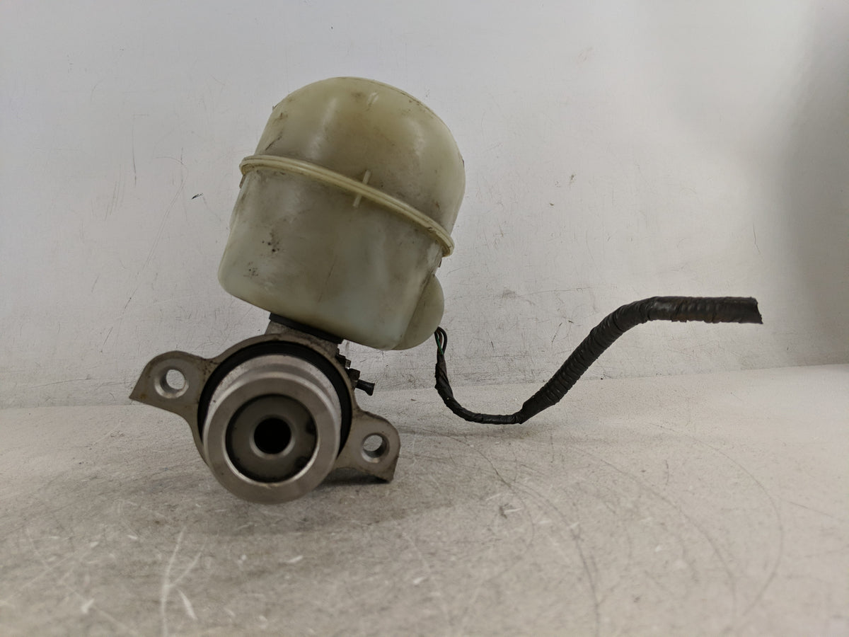 2004-2008 Ford F-150 Brake Master Cylinder 1206820 - Oemusedautoparts1.com