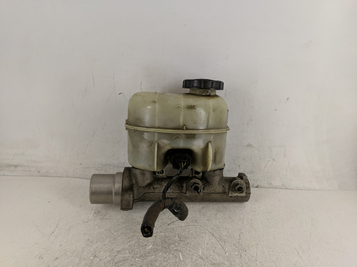 2004-2008 Ford F-150 Brake Master Cylinder - Oemusedautoparts1.com