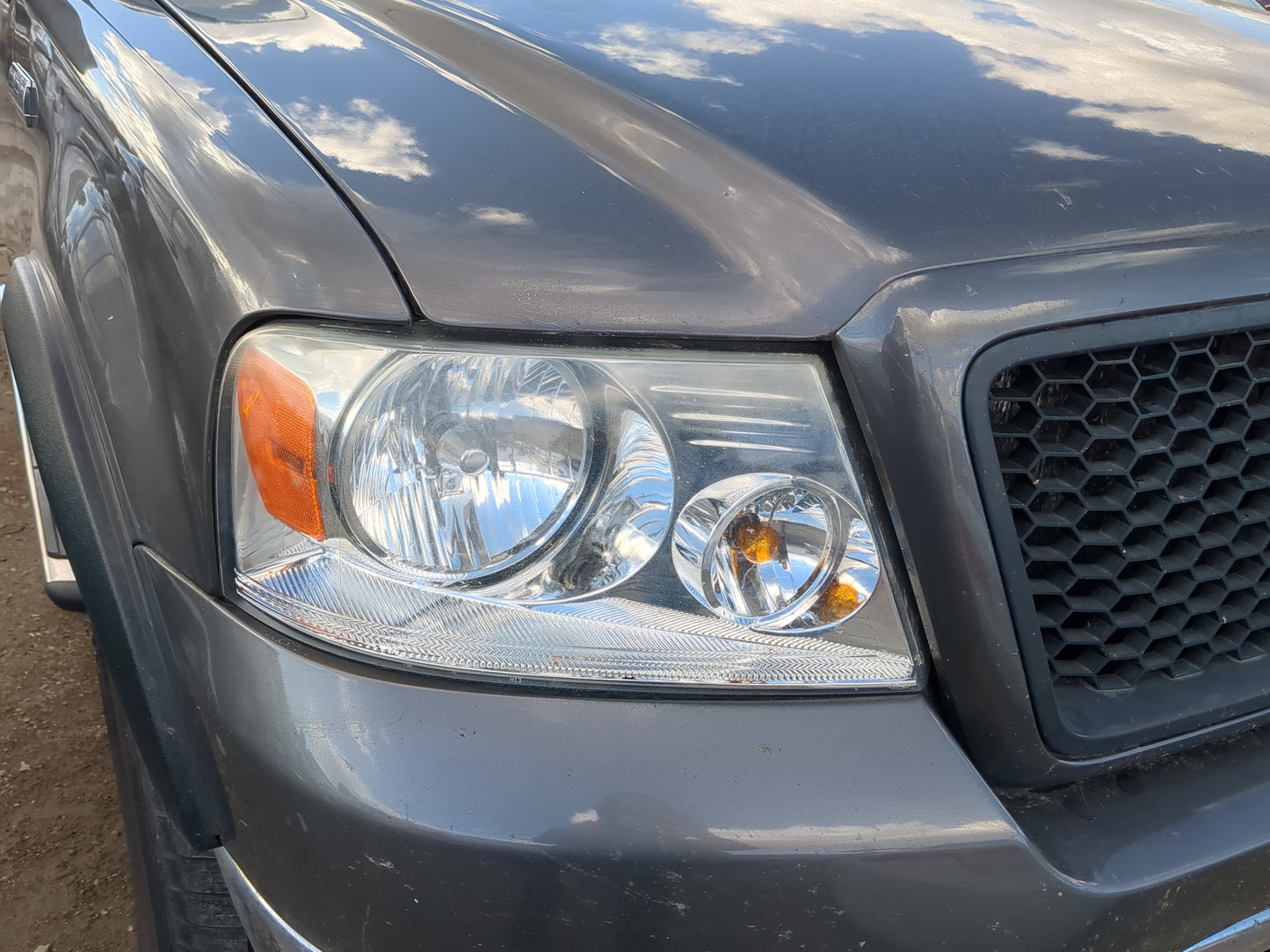 2004-2008 Ford F-150 Passenger Right Oem Head Light Headlight Lamp - Oemusedautoparts1.com