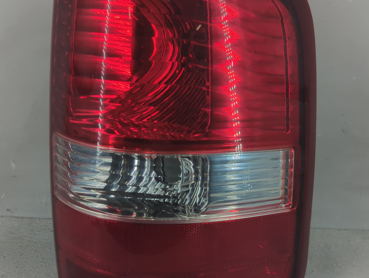 2004-2008 Ford F-150 Tail Light Assembly Passenger Right OEM Fits Fits 2004 2005 2006 2007 2008 OEM Used Auto Parts - Oemuse