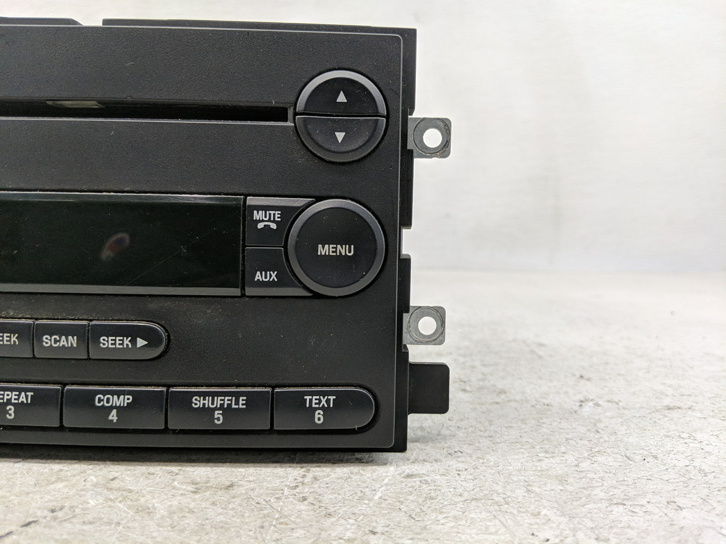2005-2006 Ford F-150 Radio AM FM Cd Player Receiver Replacement P/N:6L3T-18C869-AD Fits Fits 2005 2006 OEM Used Auto Parts -