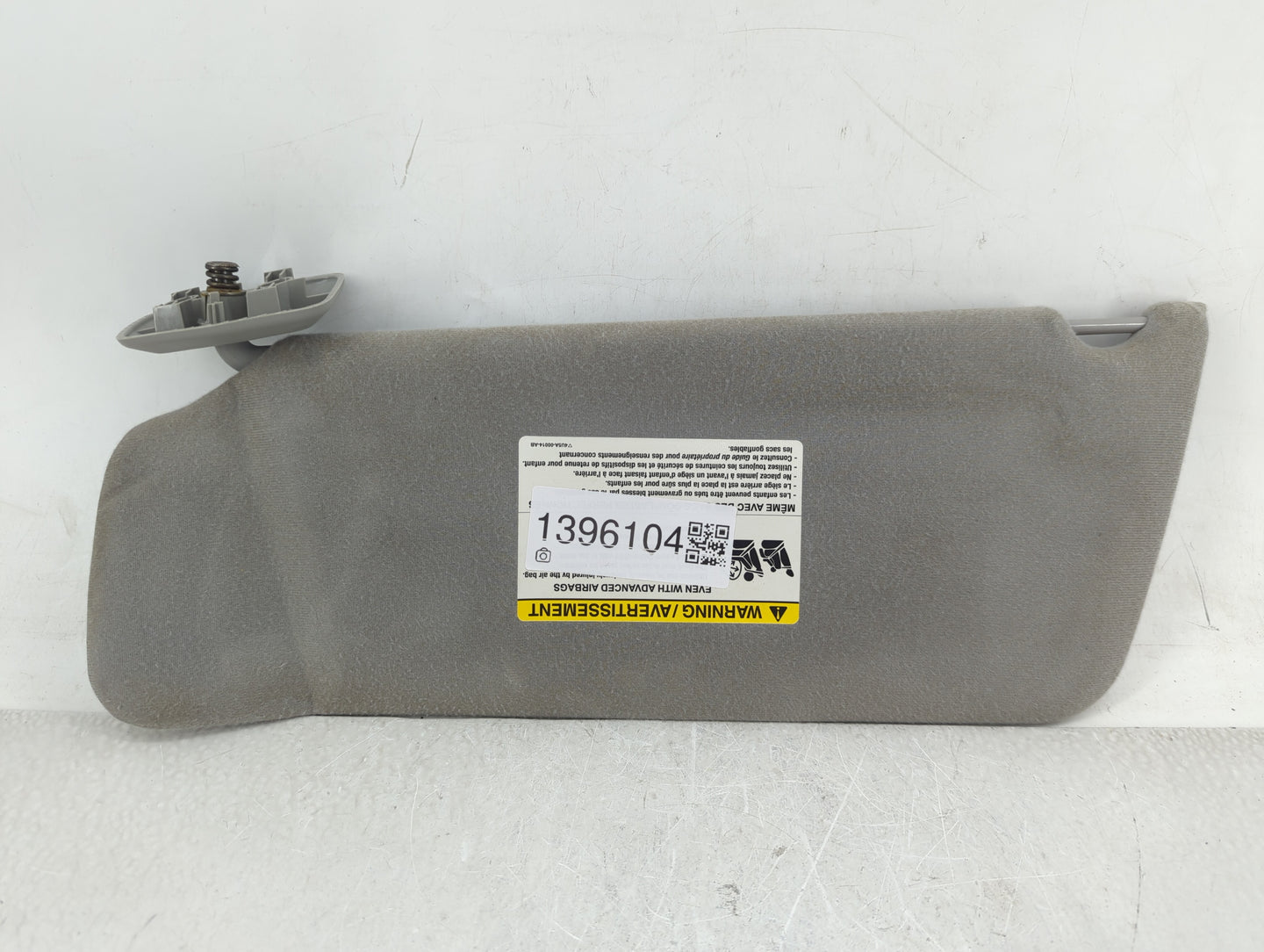 2014 Ford F-150 Sun Visor Shade Replacement Passenger Right Mirror Fits OEM Used Auto Parts - Oemusedautoparts1.com