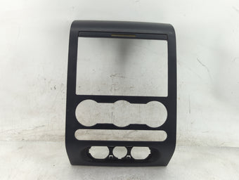 compare product 2006 Ford F-150 Information Radio Display Screen Bezel Vents