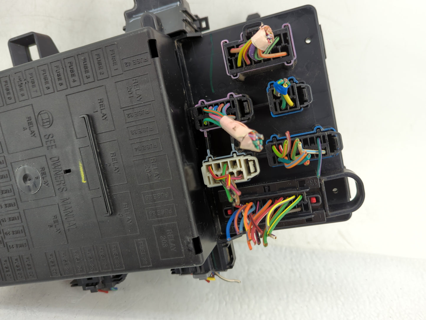 2005-2006 Ford F-150 Fusebox Fuse Box Panel Relay Module P/N:5L3T-14A067-AC Fits Fits 2005 2006 OEM Used Auto Parts - Oemuse