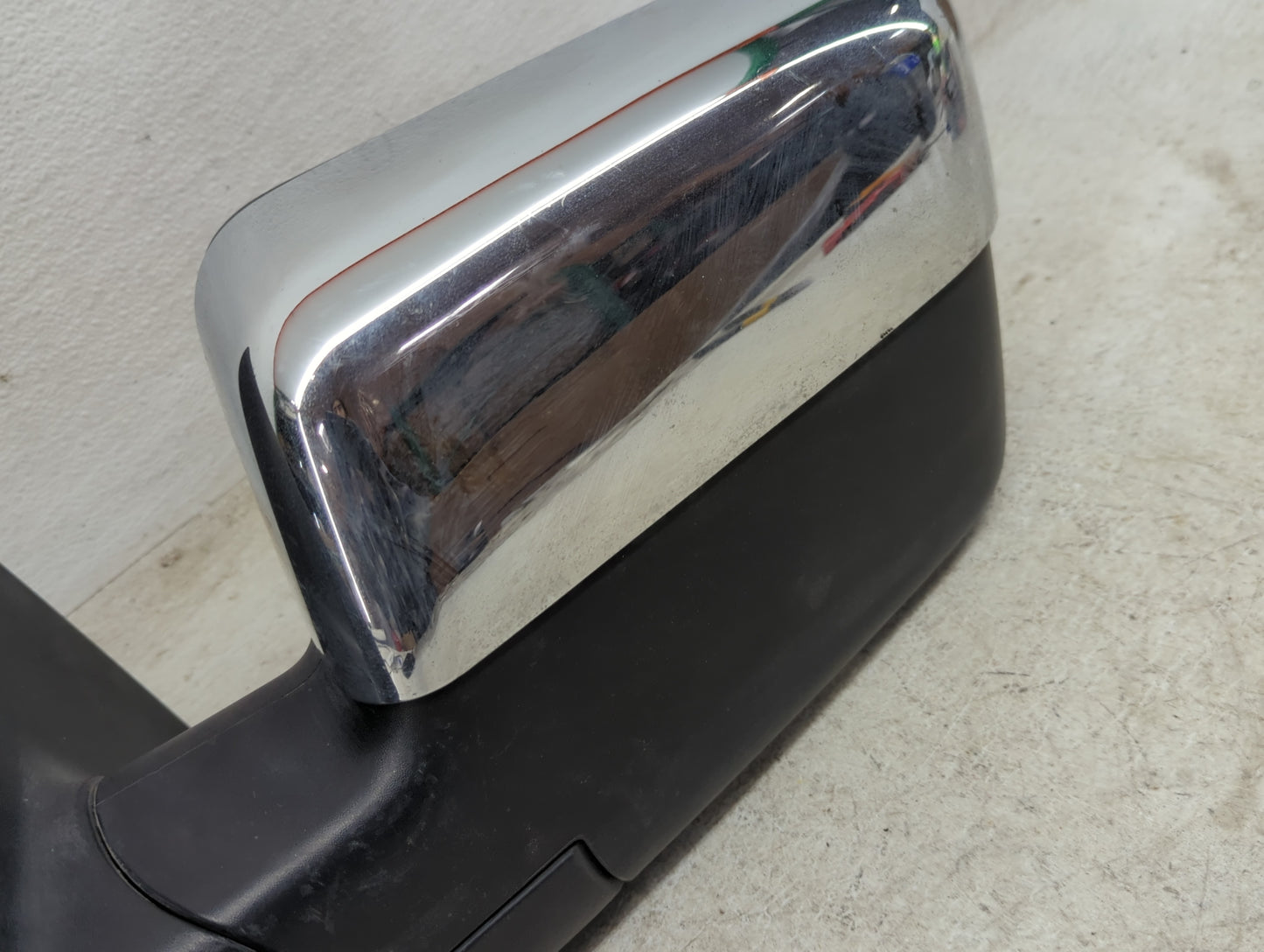 2004-2008 Ford F-150 Driver Side View Mirror - Left Door Mirror OEM Used - Oemusedautoparts1.com