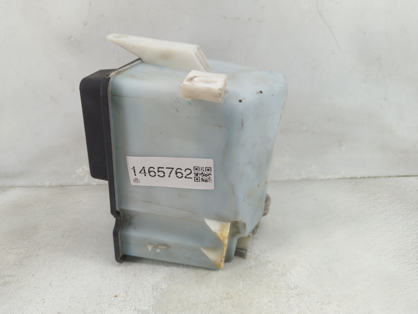 1998-2006 Ford F-150 Windshield Washer Fluid Reservoir Bottle Oem 1465762 - Oemusedautoparts1.com