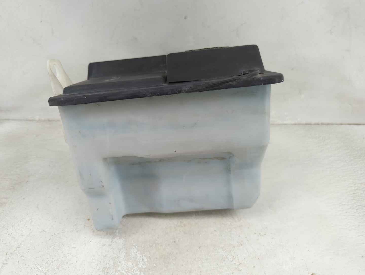 1998-2006 Ford F-150 Windshield Washer Fluid Reservoir Bottle Oem 1465762 - Oemusedautoparts1.com