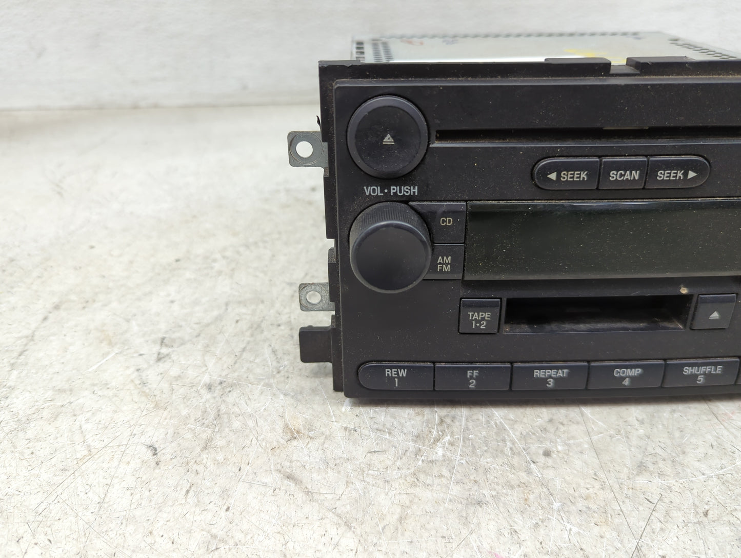 2005-2006 Ford F-150 Radio AM FM Cd Player Receiver Replacement P/N:5L3T-18C868-AD 5L3T18C869AD Fits Fits 2005 2006 OEM Used