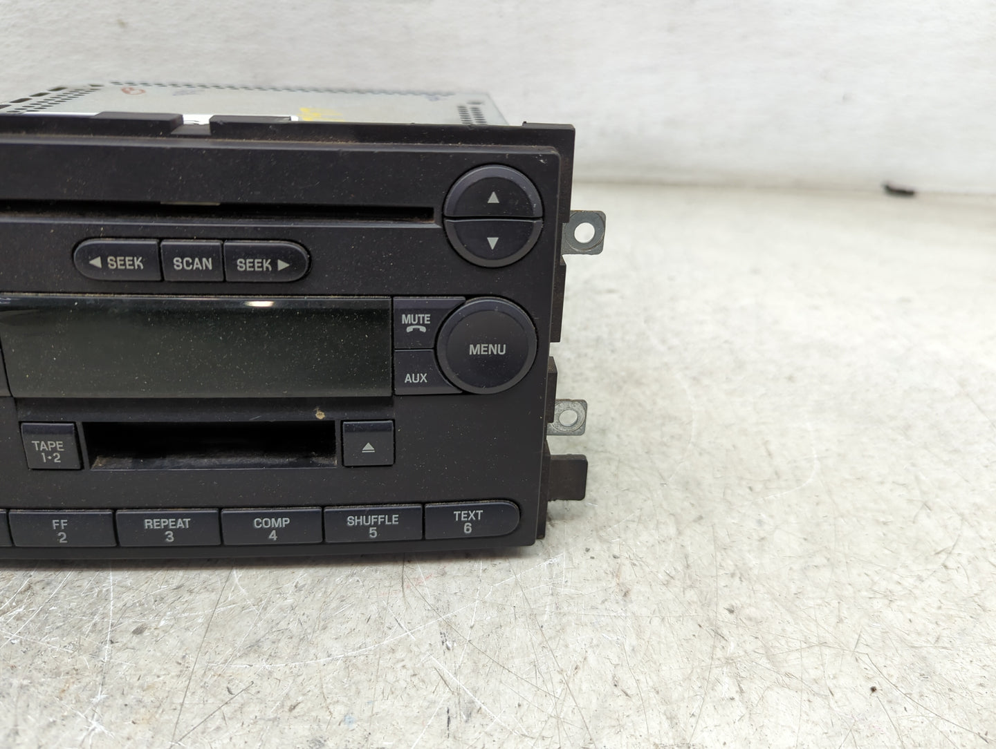 2005-2006 Ford F-150 Radio AM FM Cd Player Receiver Replacement P/N:5L3T-18C868-AD 5L3T18C869AD Fits Fits 2005 2006 OEM Used