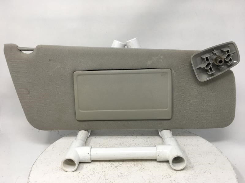 2006 Ford F-150 Sun Visor Shade Replacement Passenger Right Mirror Fits OEM Used Auto Parts - Oemusedautoparts1.com