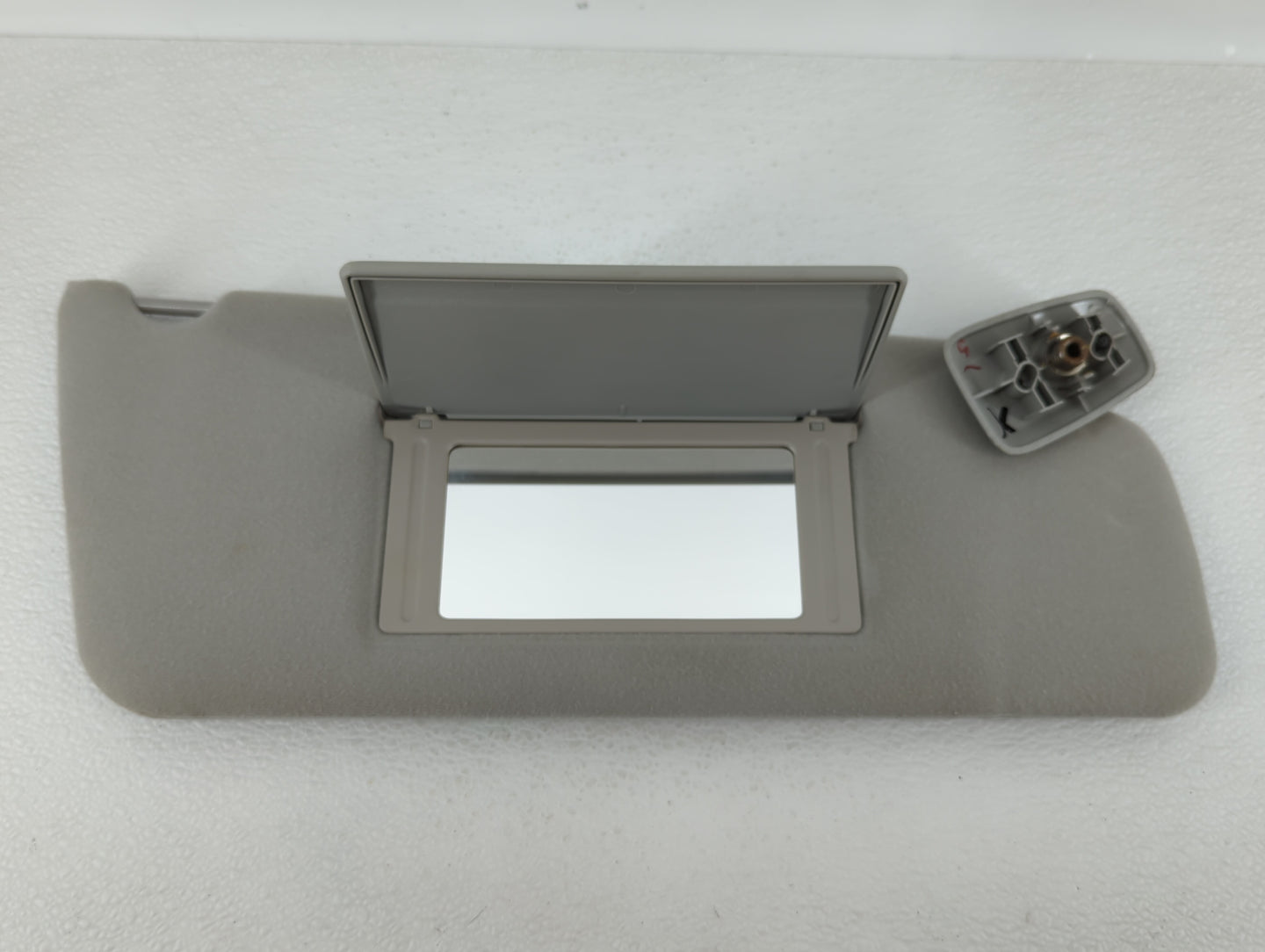 2004-2008 Ford F-150 Sun Visor Shade Replacement Passenger Right Mirror Fits Fits 2004 2005 2006 2007 2008 OEM Used Auto Par