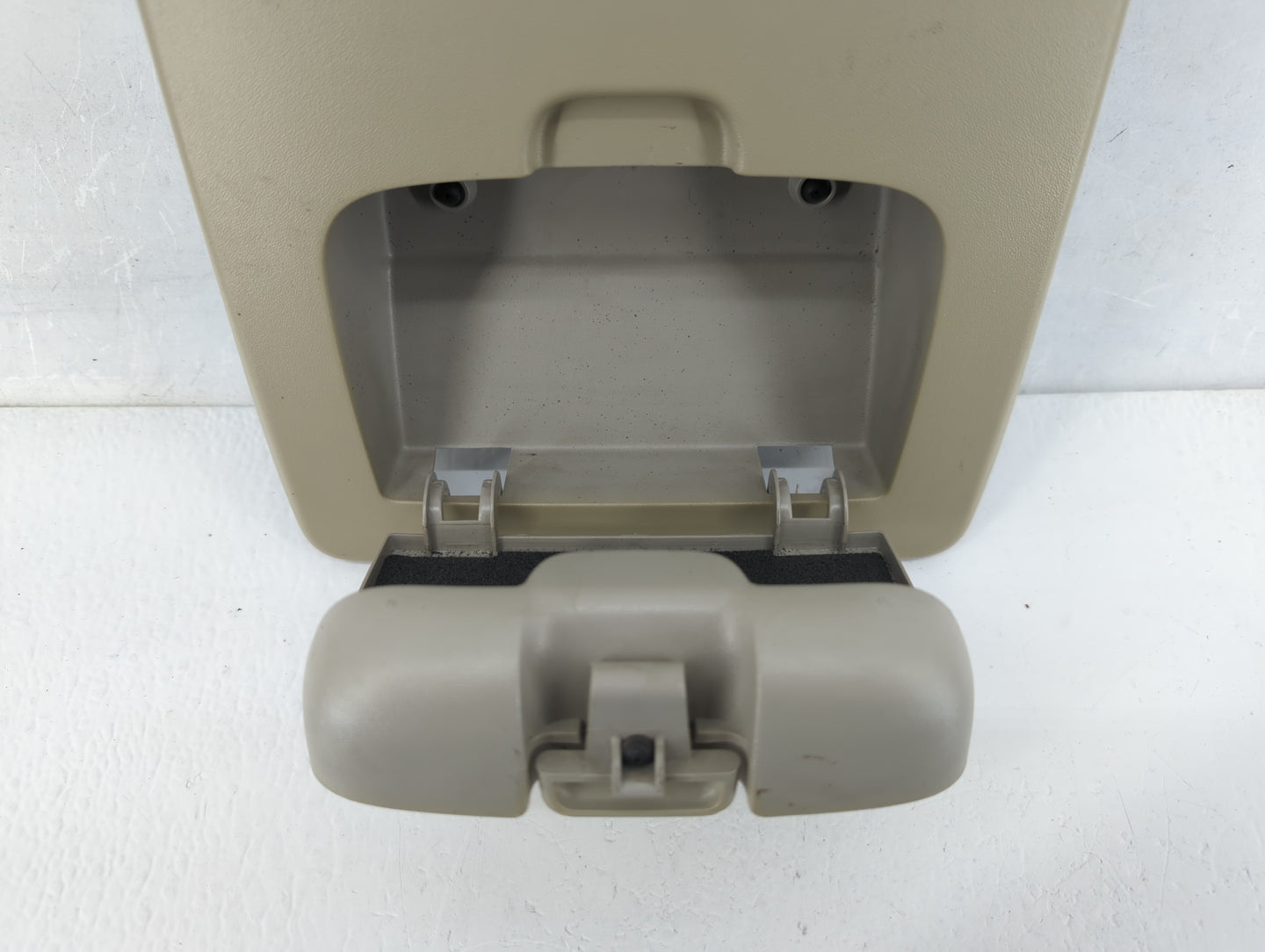 2004-2008 Ford F-150 Center Floor Console P/N:4684 828854 Fits Fits 2004 2005 2006 2007 2008 OEM Used Auto Parts - Oemusedau
