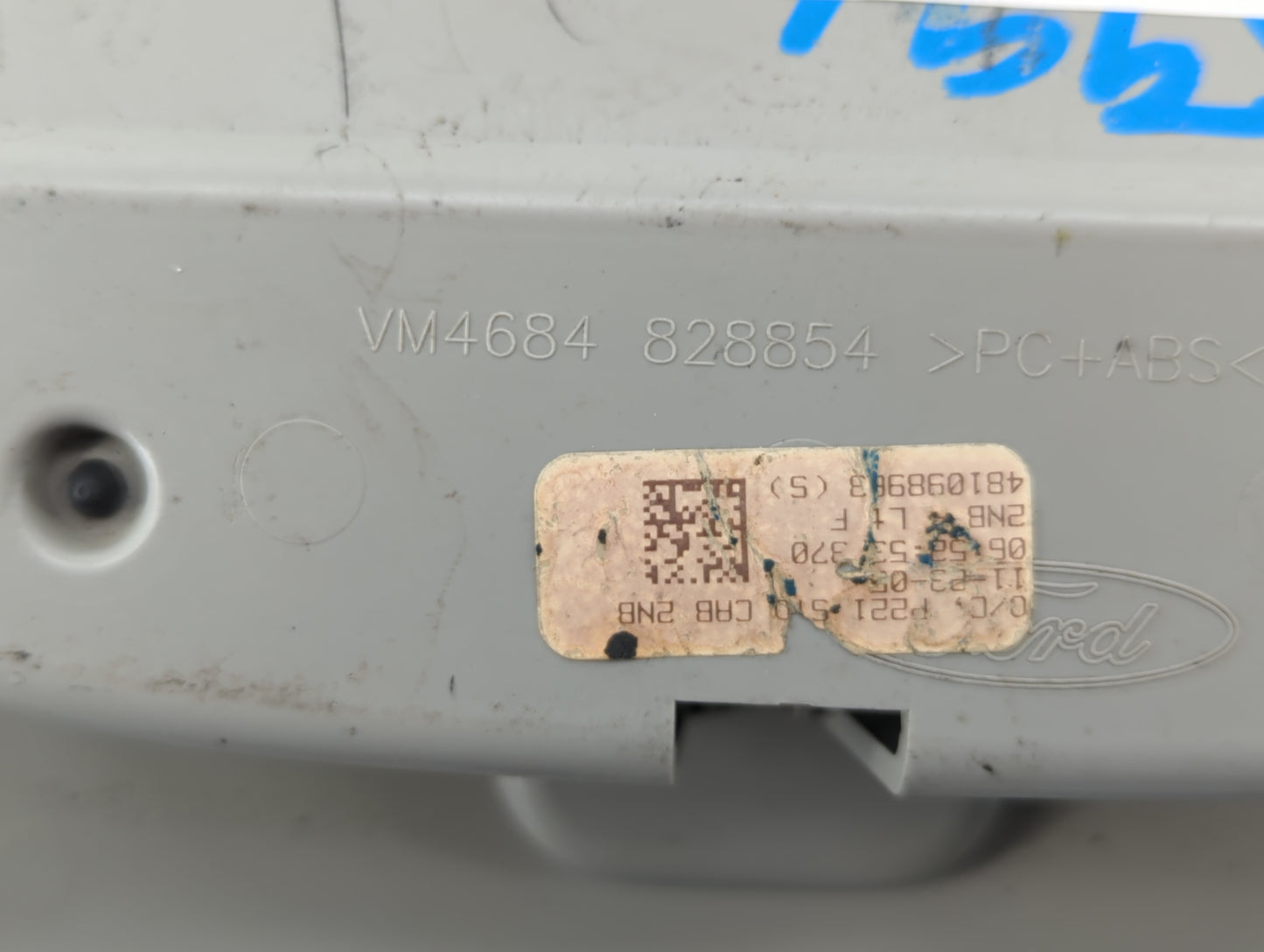 2004-2008 Ford F-150 Center Floor Console P/N:4684 828854 Fits Fits 2004 2005 2006 2007 2008 OEM Used Auto Parts - Oemusedau