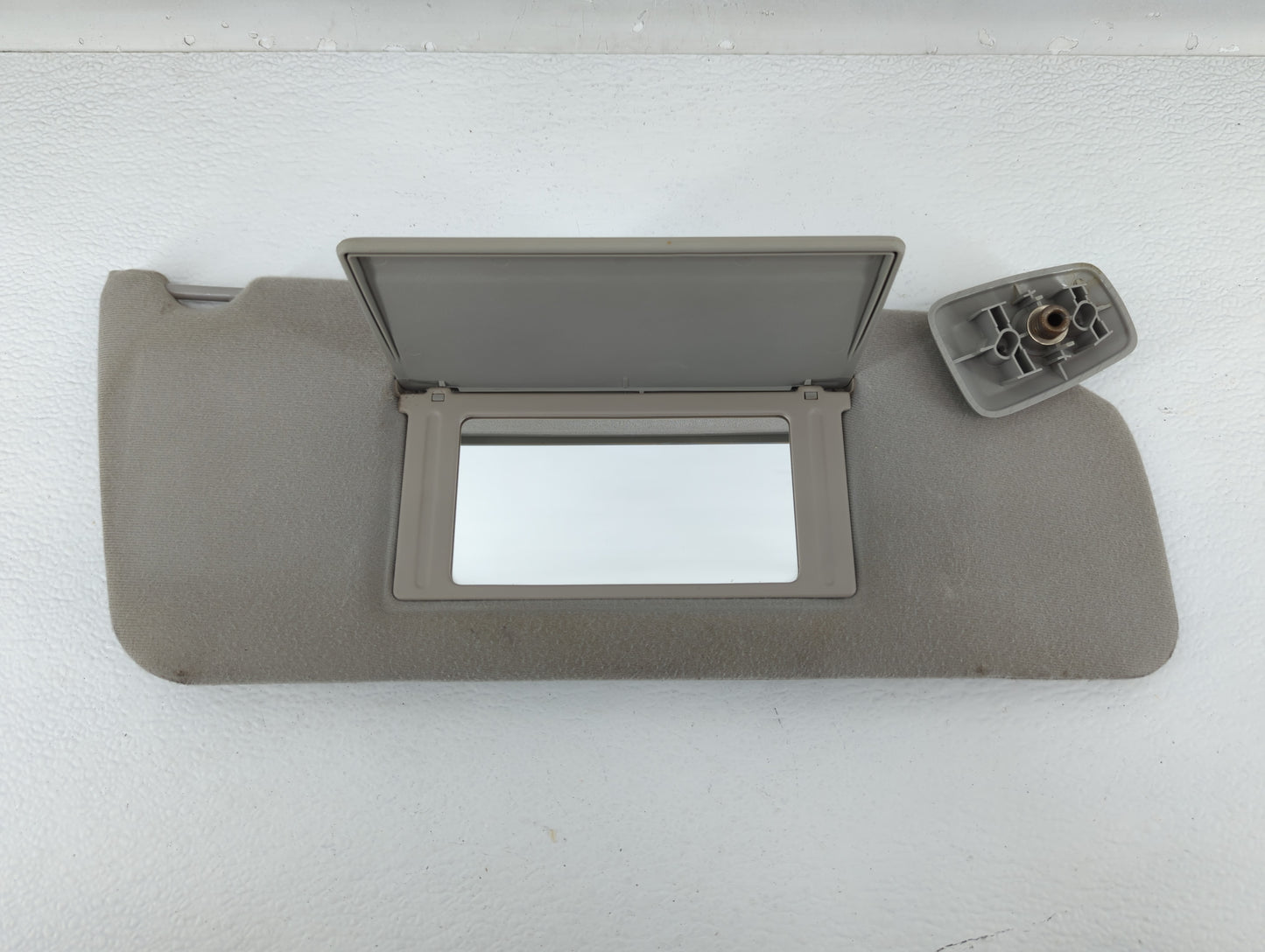 2004-2008 Ford F-150 Sun Visor Shade Replacement Passenger Right Mirror Fits Fits 2004 2005 2006 2007 2008 OEM Used Auto Par