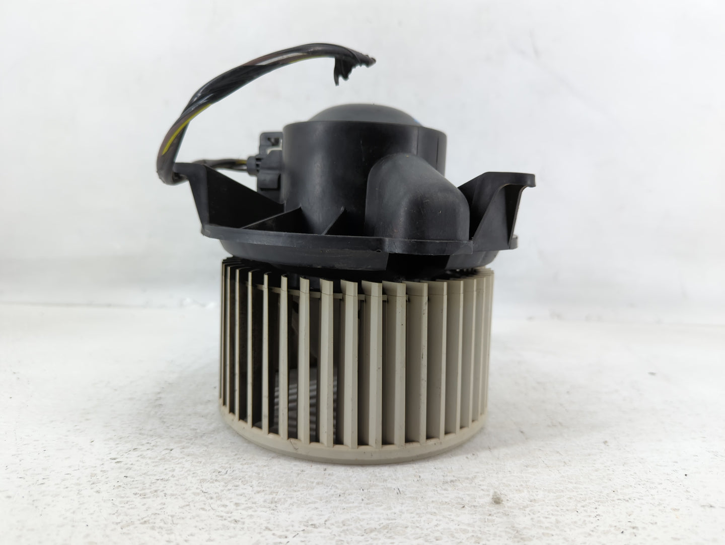 2004-2008 Ford F-150 Heater AC Blower Motor P/N:UP6L3H19805 UP6L3H-19805-AA Fits Fits 2004 2005 2006 2007 2008 OEM Used Auto