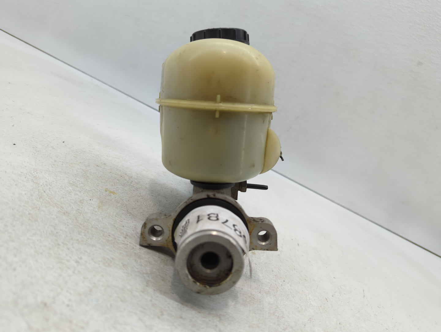 2004-2008 Ford F-150 Brake Master Cylinder - Oemusedautoparts1.com