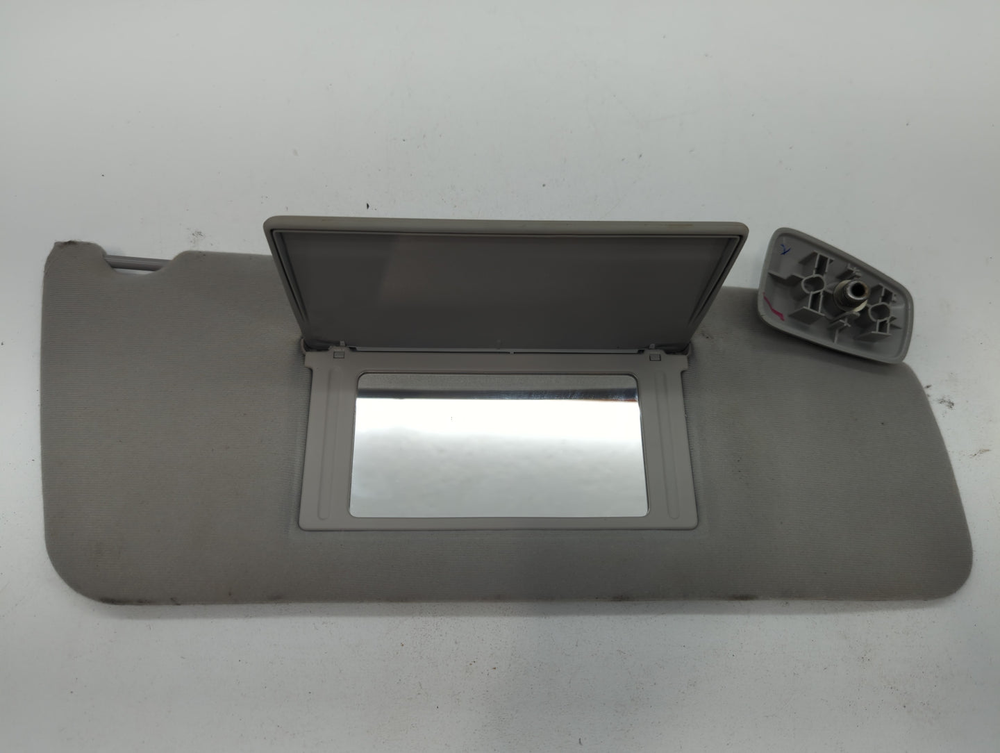2004-2008 Ford F-150 Sun Visor Shade Replacement Passenger Right Mirror Fits Fits 2004 2005 2006 2007 2008 OEM Used Auto Par