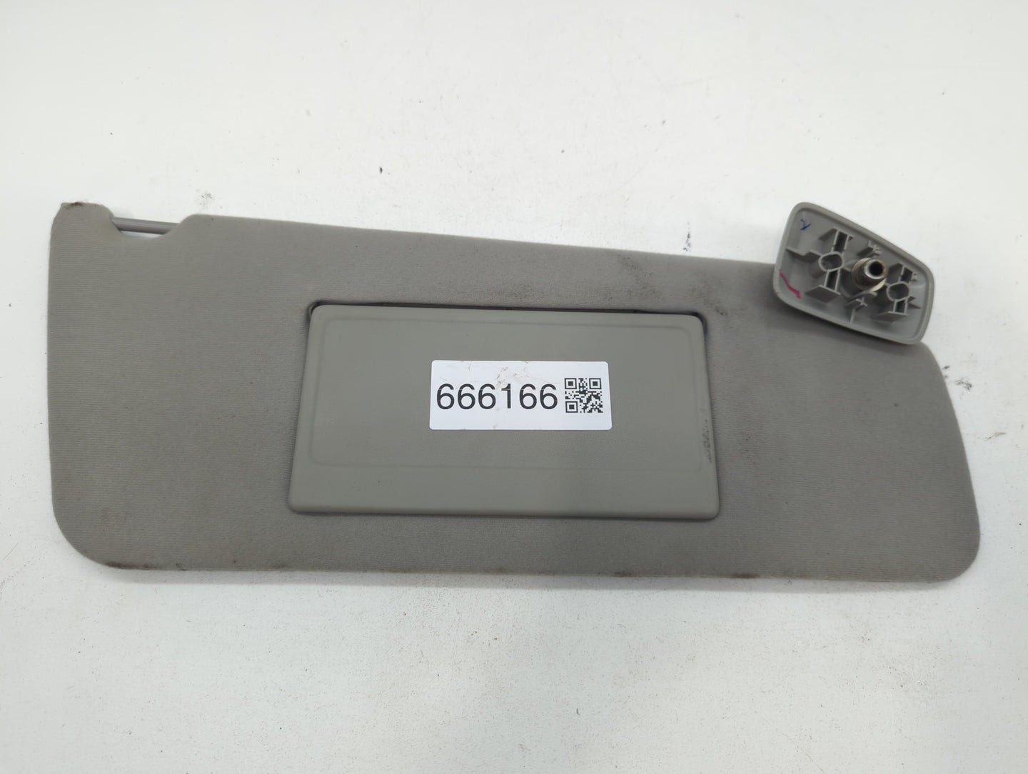 2004-2008 Ford F-150 Sun Visor Shade Replacement Passenger Right Mirror Fits Fits 2004 2005 2006 2007 2008 OEM Used Auto Par