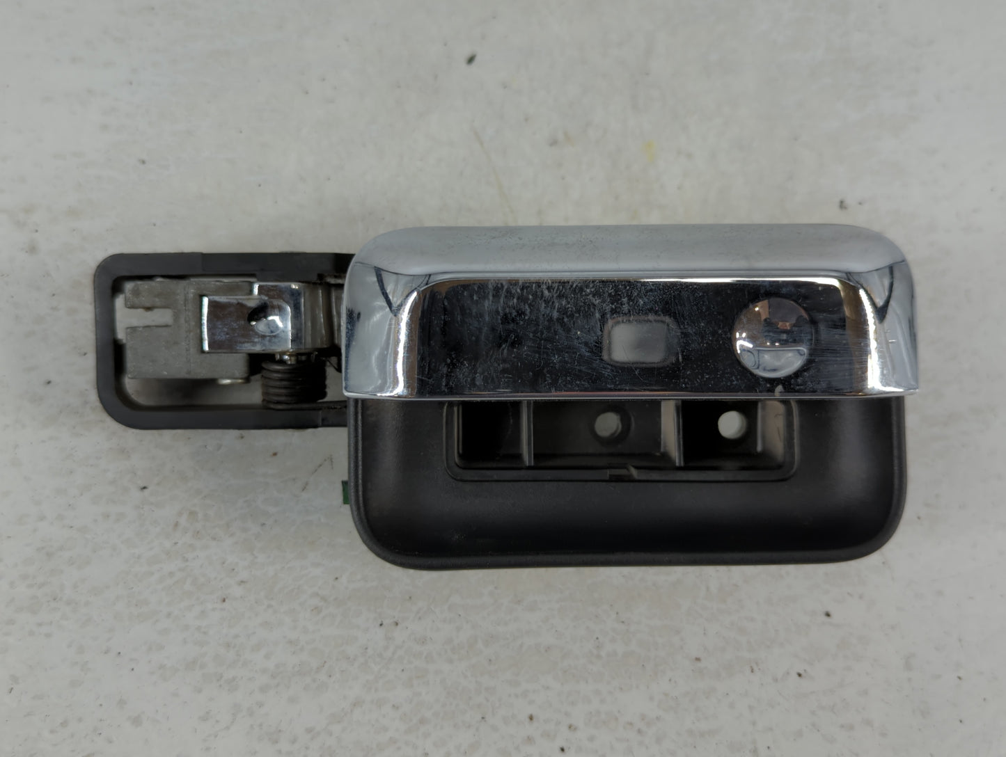 Ford F-150 Passenger Front Right Door Handle Exterior Assembly 680429 - Oemusedautoparts1.com