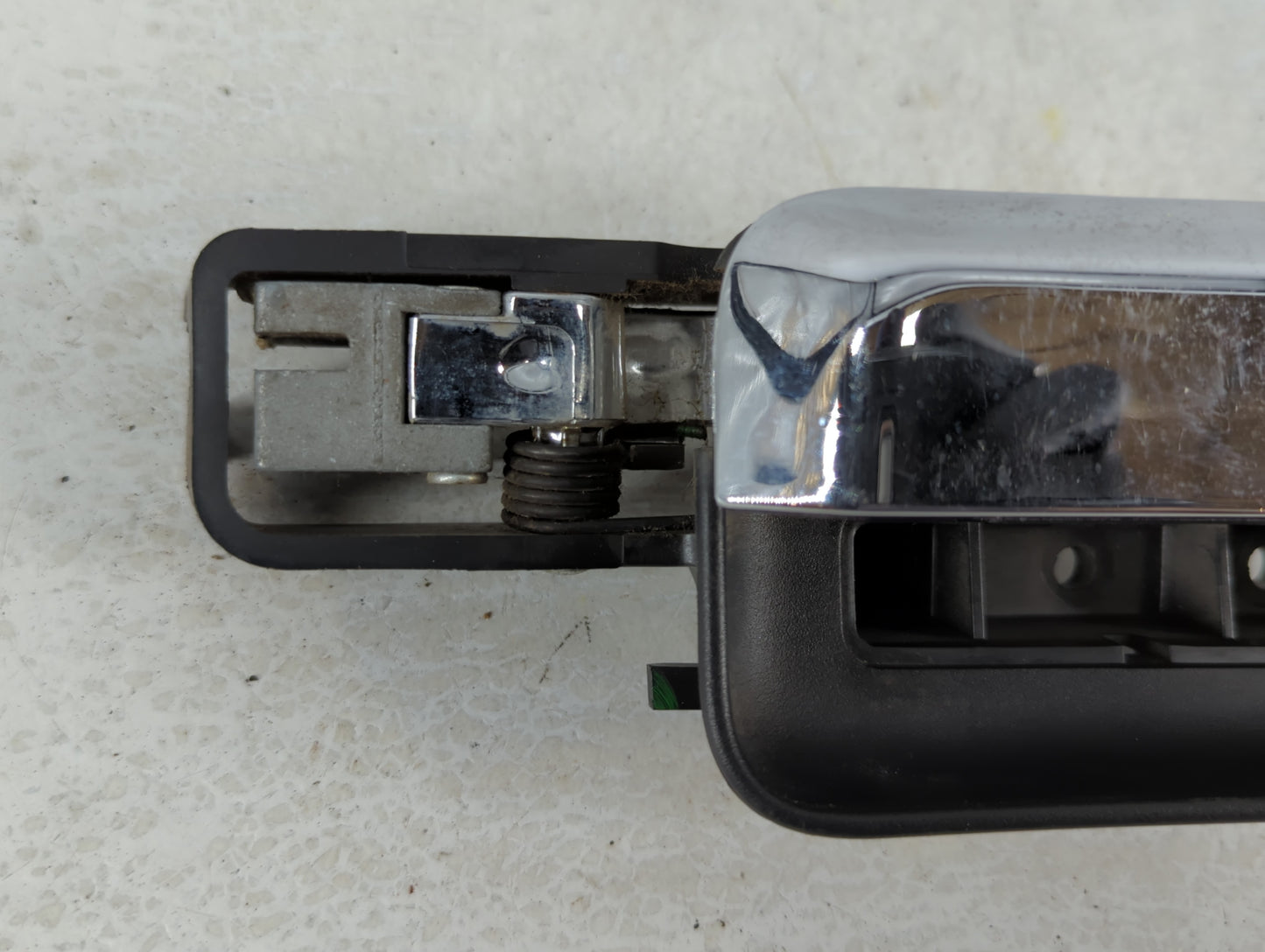 Ford F-150 Passenger Front Right Door Handle Exterior Assembly - Oemusedautoparts1.com