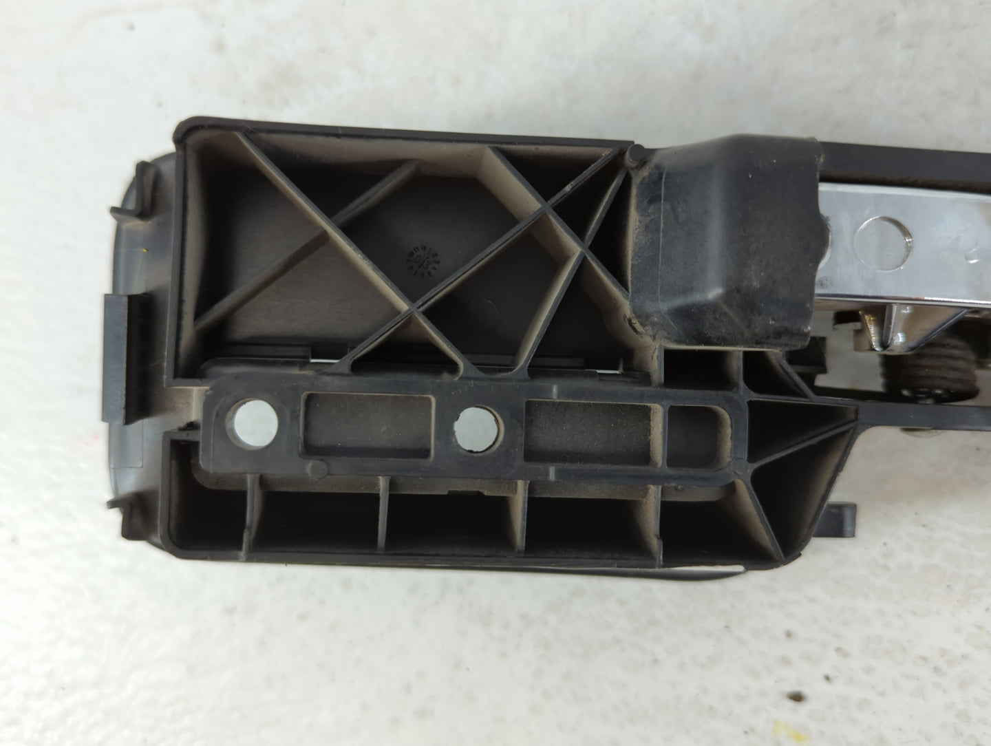 Ford F-150 Passenger Front Right Door Handle Exterior Assembly 680429 - Oemusedautoparts1.com