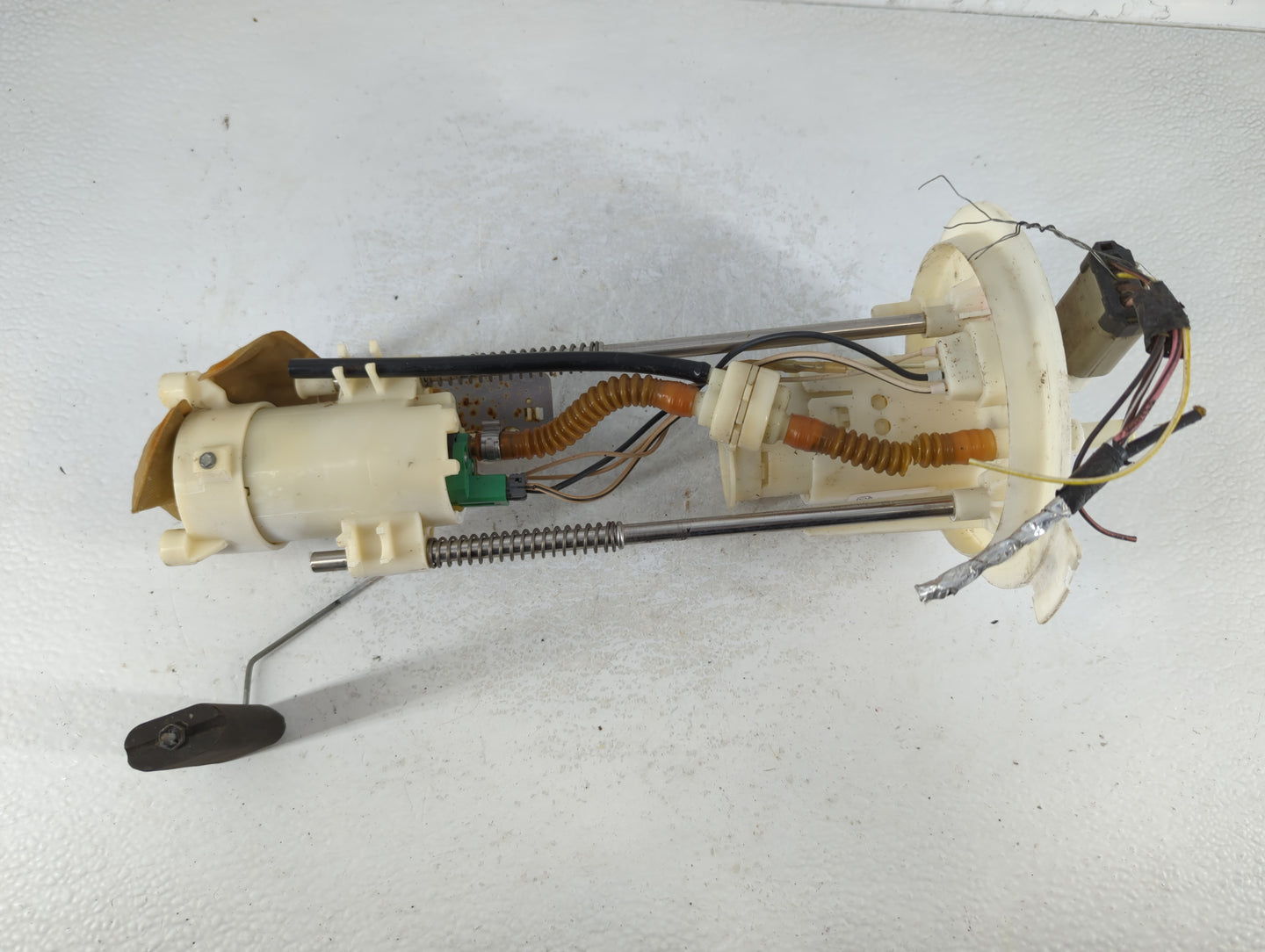 2006-2008 Ford F-150 Electrical Gas Fuel Pump Assembly - Oemusedautoparts1.com