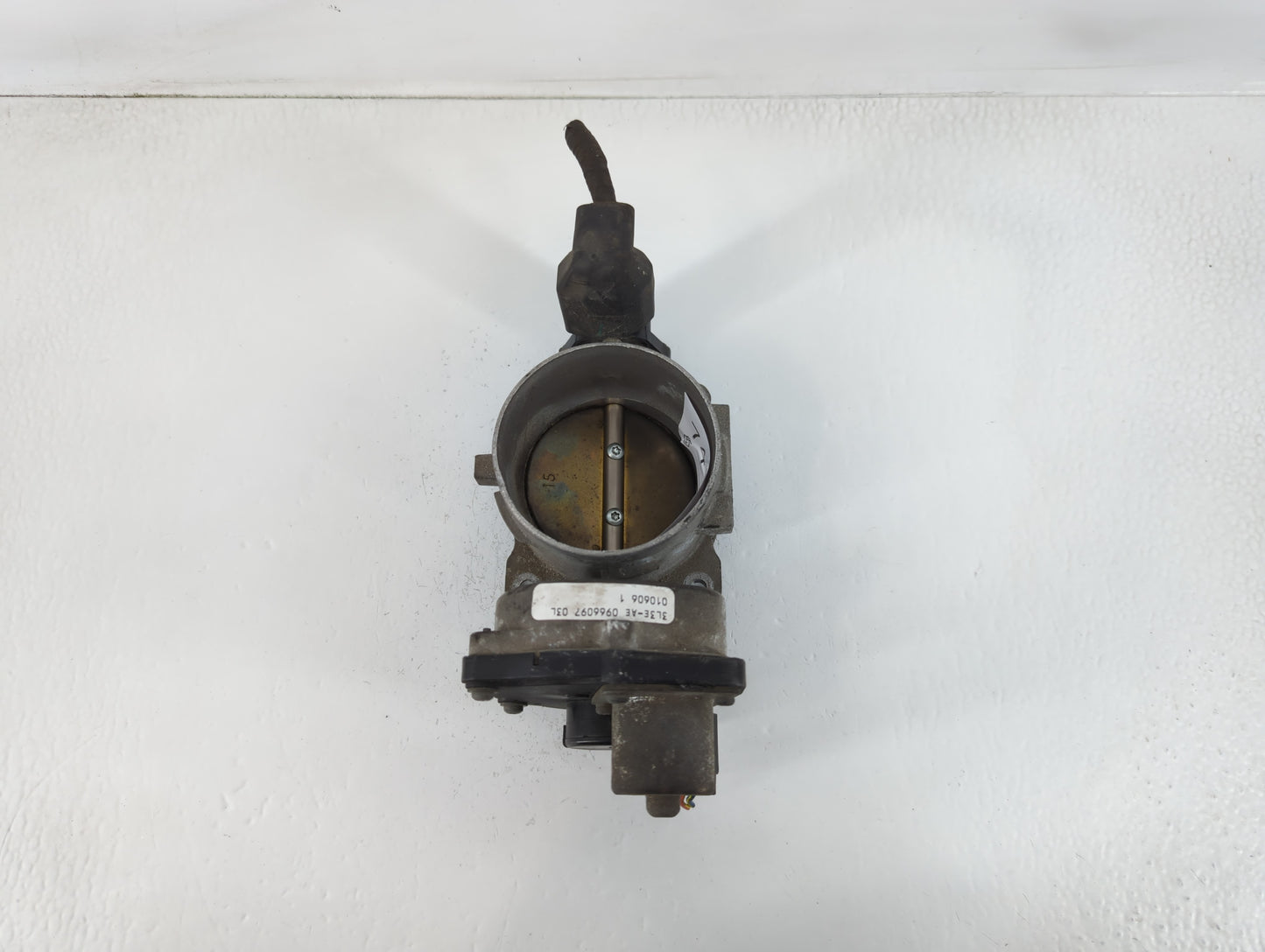 2004-2010 Ford F-150 Throttle Body P/N:0966097 03L 3L3E-AE Fits Fits 2004 2005 2006 2007 2008 2009 2010 OEM Used Auto Parts 
