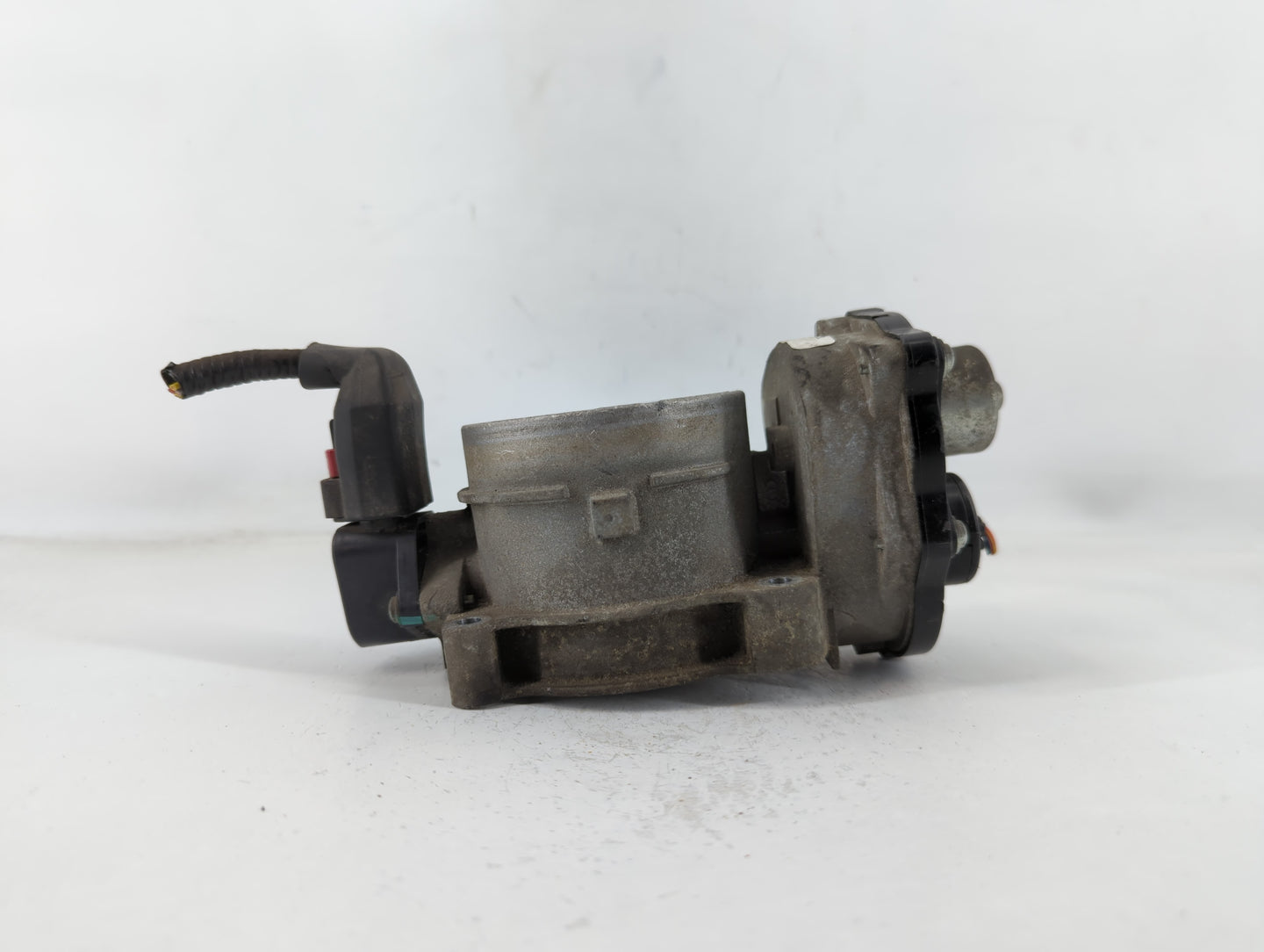 2004-2010 Ford F-150 Throttle Body P/N:0966097 03L 3L3E-AE Fits Fits 2004 2005 2006 2007 2008 2009 2010 OEM Used Auto Parts 