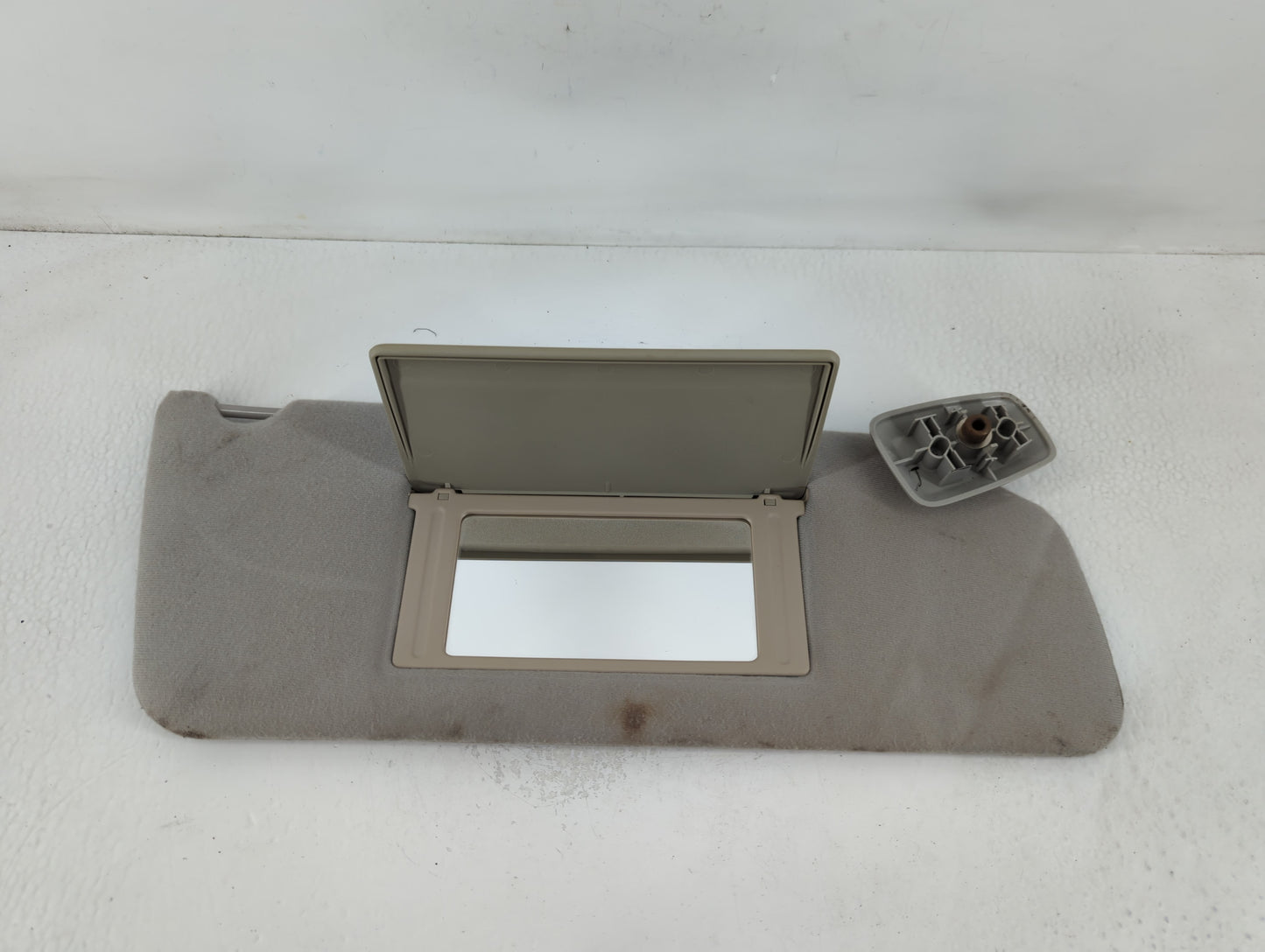 2004-2008 Ford F-150 Sun Visor Shade Replacement Passenger Right Mirror Fits Fits 2004 2005 2006 2007 2008 OEM Used Auto Par