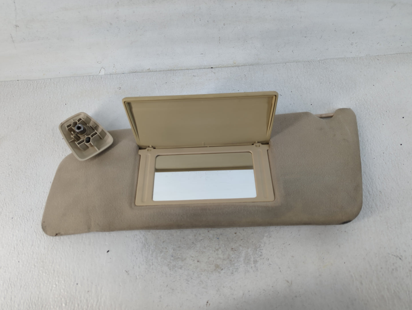 2004-2008 Ford F-150 Sun Visor Shade Replacement Driver Left Mirror Fits Fits 2004 2005 2006 2007 2008 OEM Used Auto Parts -