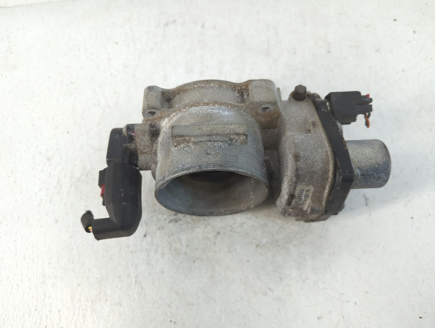 2004-2010 Ford F-150 Throttle Body P/N:1087071 02 6L3E-AA Fits Fits 2004 2005 2006 2007 2008 2009 2010 OEM Used Auto Parts -