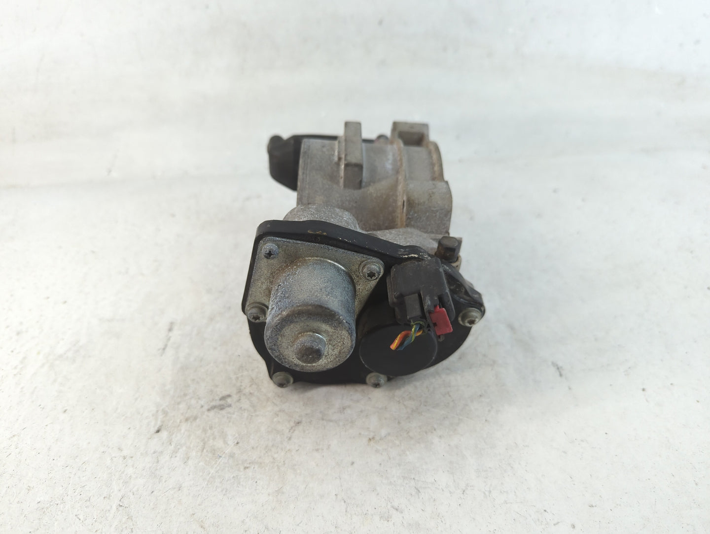 2004-2010 Ford F-150 Throttle Body P/N:1087071 02 6L3E-AA Fits Fits 2004 2005 2006 2007 2008 2009 2010 OEM Used Auto Parts -