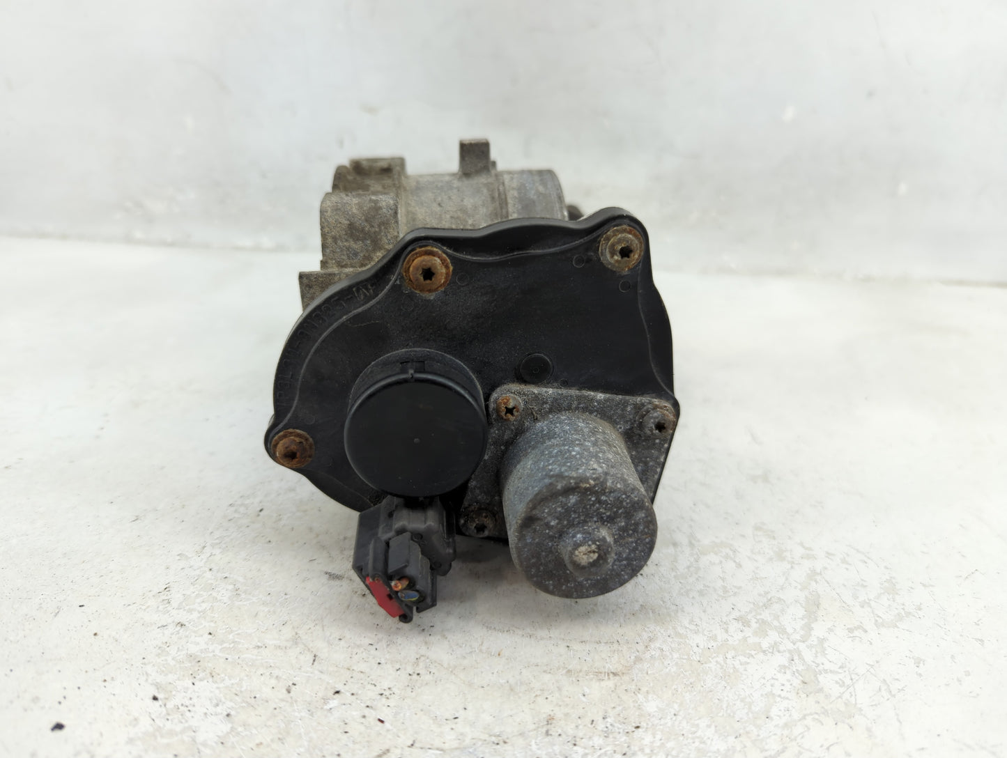 2004-2010 Ford F-150 Throttle Body Fits Fits 2004 2005 2006 2007 2008 2009 2010 OEM Used Auto Parts - Oemusedautoparts1.com
