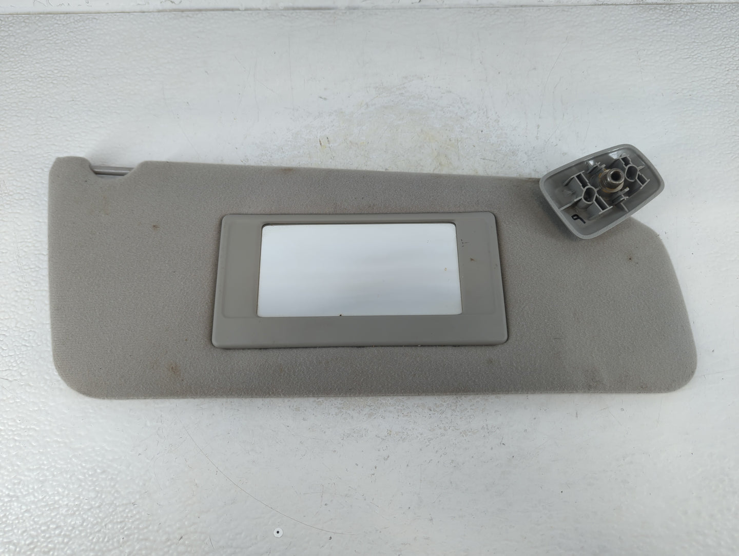 2004-2008 Ford F-150 Sun Visor Shade Replacement Passenger Right Mirror Fits Fits 2004 2005 2006 2007 2008 OEM Used Auto Par