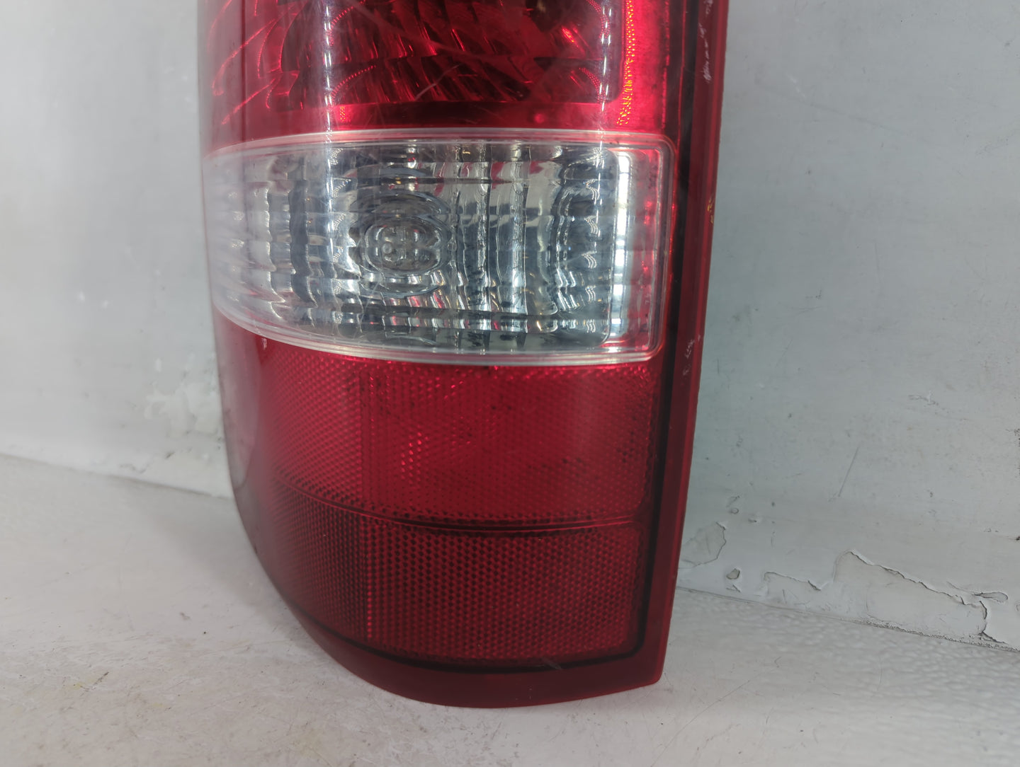 2004-2009 Ford F-150 Tail Light Assembly Driver Left OEM P/N:5L058C6948 Fits Fits 2004 2005 2006 2007 2008 2009 OEM Used Aut