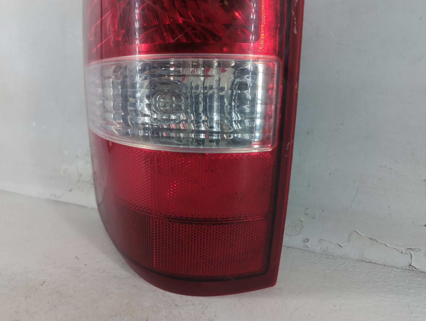 2004-2009 Ford F-150 Tail Light Assembly Driver Left OEM P/N:5L058C6948 Fits Fits 2004 2005 2006 2007 2008 2009 OEM Used Aut