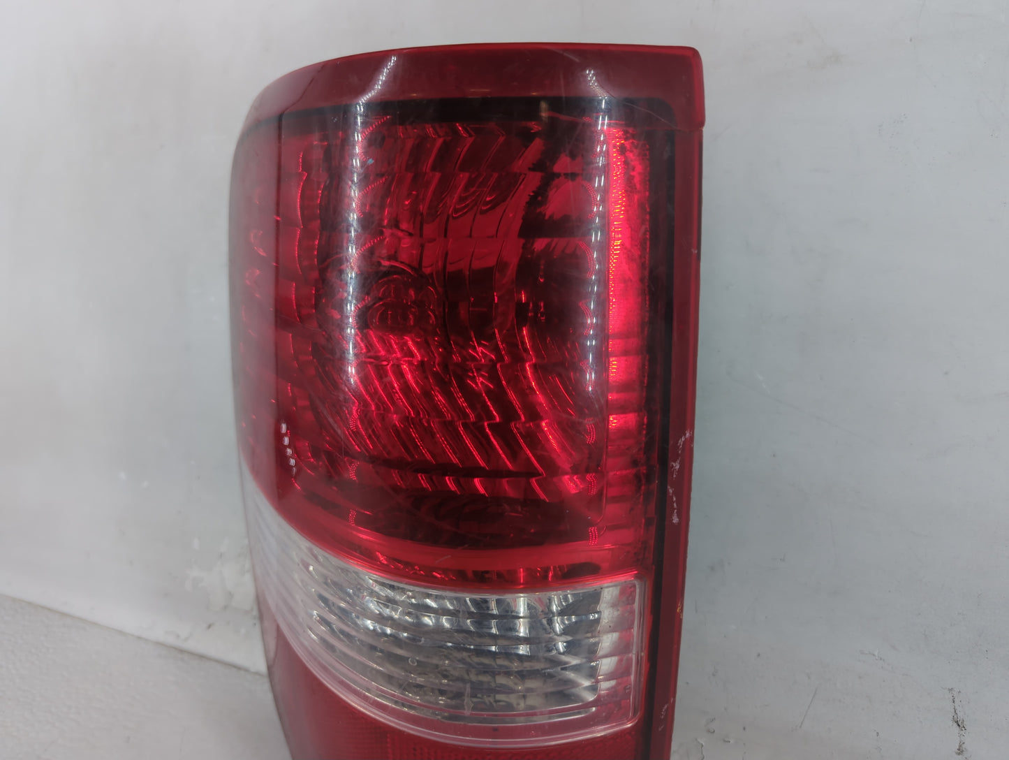 2004-2009 Ford F-150 Tail Light Assembly Driver Left OEM P/N:5L058C6948 Fits Fits 2004 2005 2006 2007 2008 2009 OEM Used Aut