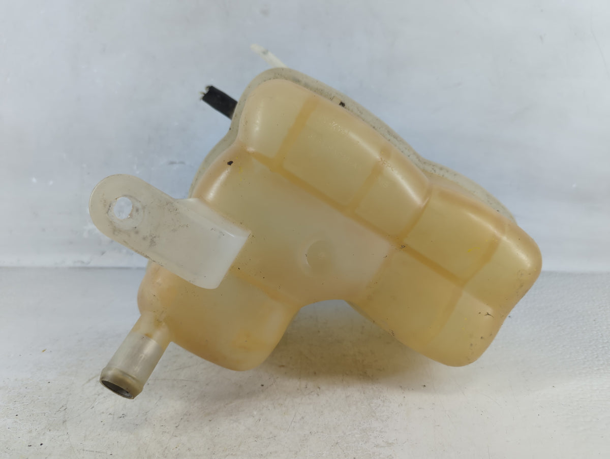 2004-2008 Ford F-150 Radiator Coolant Overflow Expansion Tank Bottle 925541 - Oemusedautoparts1.com